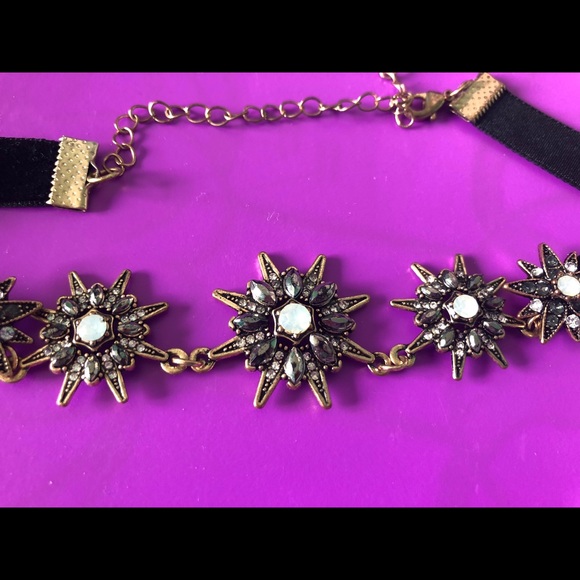 Velvet choker! - Picture 2 of 5